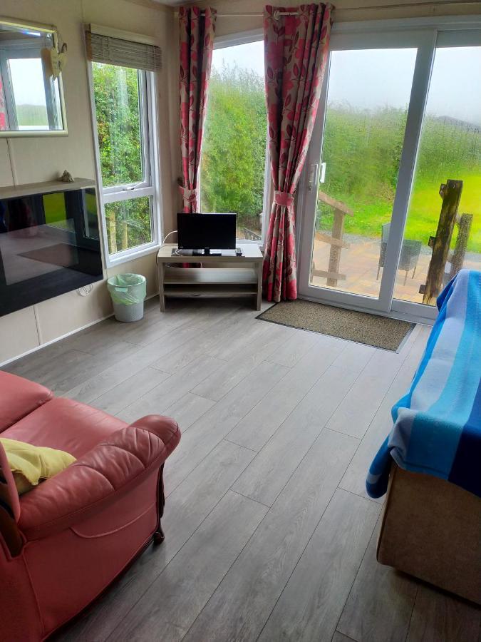 Slieve Croob Cosy Caravan Finnis Buitenkant foto